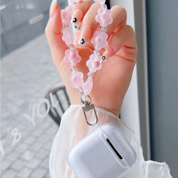 Flowered AirPods Pro Case with Flower Bead Bracelet - Picture 4 of 4